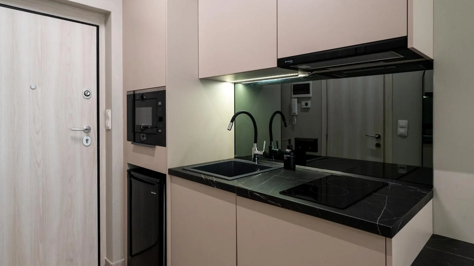 Cozy Suites By Nest Thessalonique 0*,  Grèce